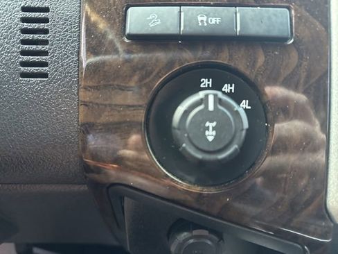 Used 2013 Ford F250 Platinum w/ FX4 Off Road Pkg image 45