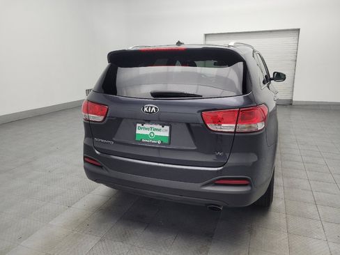 Used 2017 Kia Sorento LX image 7