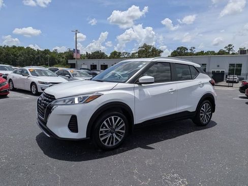 Used 2024 Nissan Kicks SV FWD image 7