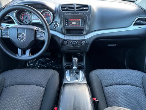 Used 2019 Dodge Journey SE image 11