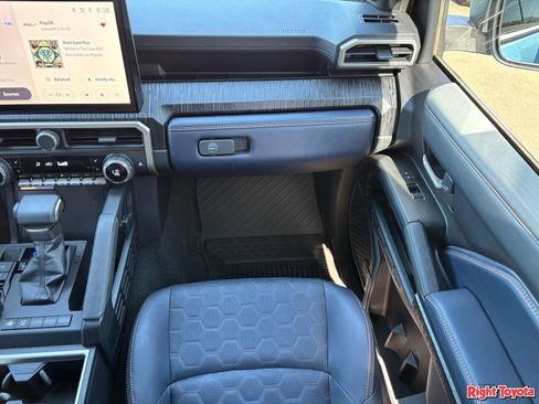 Used 2026 Toyota 4Runner Platinum AWD/4WD image 17