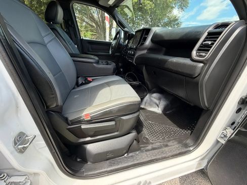 Used 2022 RAM 3500 Tradesman w/ Chrome Appearance Group AWD/4WD image 23
