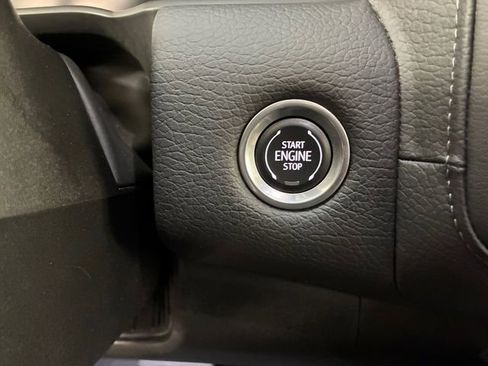 Used 2024 GMC Yukon XL Denali w/ Advanced Technology Package AWD/4WD image 24