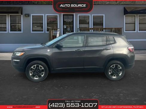 Used 2017 Jeep Compass Trailhawk w/ Navigation Group image 4