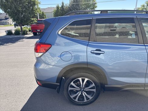 Used 2020 Subaru Forester Limited AWD/4WD image 6