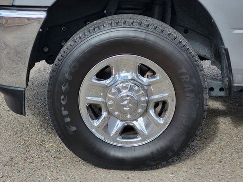 Used 2024 RAM 2500 Tradesman w/ Chrome Appearance Group image 10