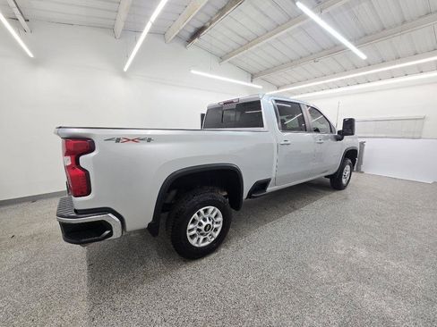 Used 2023 Chevrolet Silverado 2500 LT w/ Convenience Package image 8