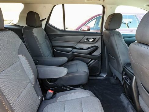 Used 2019 Chevrolet Traverse LT FWD image 19