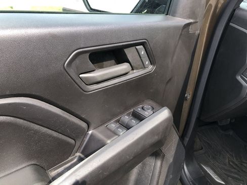 Used 2024 Chevrolet Colorado W/T image 12