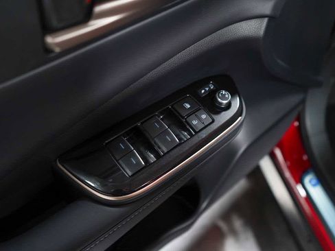 New 2025 Toyota Crown Signia image 25