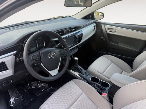 Used 2016 Toyota Corolla LE FWD image 10