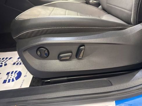 Certified 2023 Volkswagen Taos SE w/ Panoramic Sunroof Package image 8