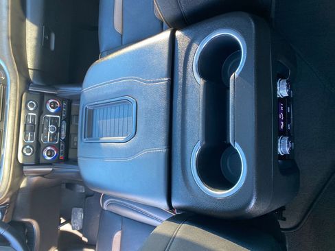 Used 2023 GMC Yukon XL AT4 image 27