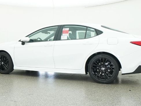 Used 2026 Toyota Camry SE FWD image 39