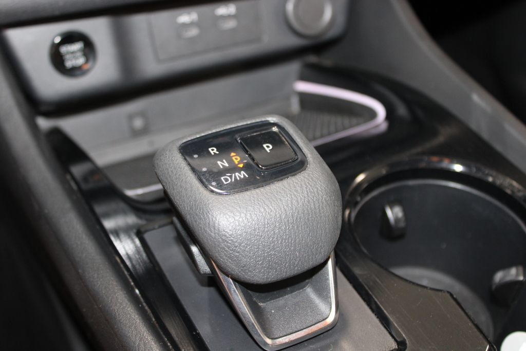 Used 2024 Nissan Rogue SL FWD image 39