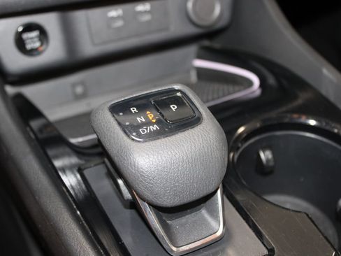 Used 2024 Nissan Rogue SL FWD image 39