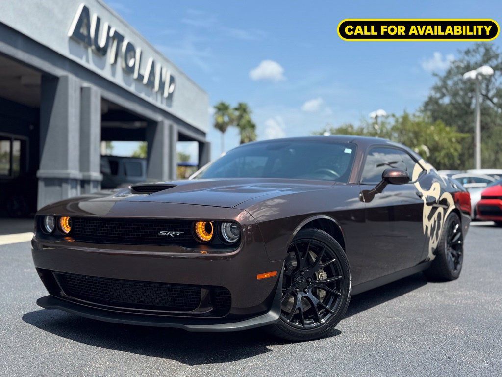 Used 2016 Dodge Challenger SRT Hellcat RWD image 2