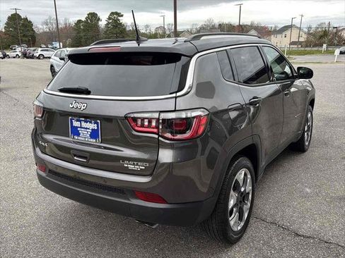 Used 2022 Jeep Compass Limited image 4