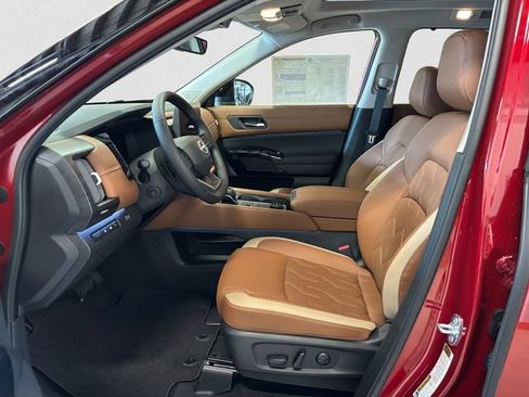 New 2026 Nissan Pathfinder Platinum w/ Lighting Package AWD/4WD image 10