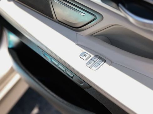 Used 2022 BMW 740i w/ Luxury Rear Seating Package RWD image 57