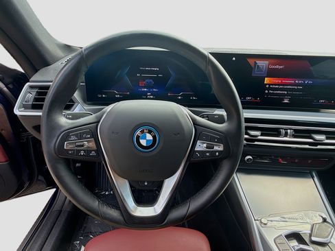 Used 2023 BMW i4 eDrive35 RWD image 10