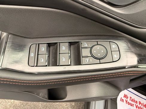 Certified 2025 Nissan Rogue SV image 15