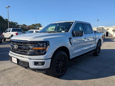 New 2025 Ford F150 XLT w/ Equipment Group 303A High image 8