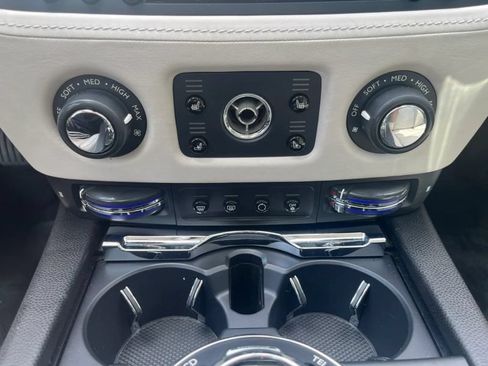 Used 2014 Rolls-Royce Wraith RWD image 22