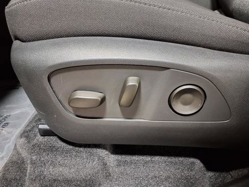 Used 2025 GMC Acadia Elevation image 16