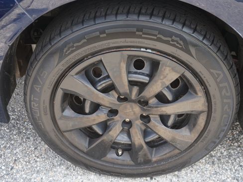 Used 2020 Toyota Corolla LE FWD image 10