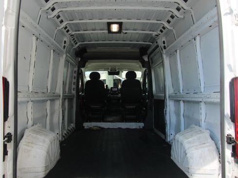 Used 2023 RAM ProMaster 2500 FWD image 11
