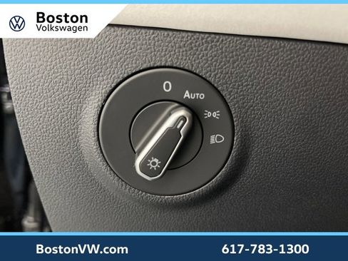 New 2026 Volkswagen Taos SE image 20