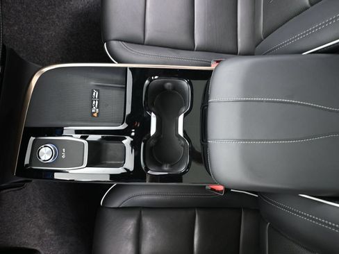 Used 2025 Buick Enclave Avenir AWD/4WD image 36