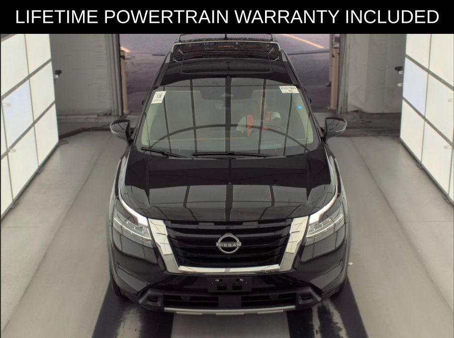 Used 2023 Nissan Pathfinder Platinum AWD/4WD image 3