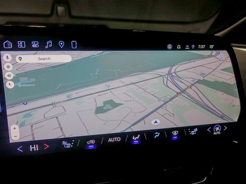 New 2026 Chevrolet Equinox EV LT image 17