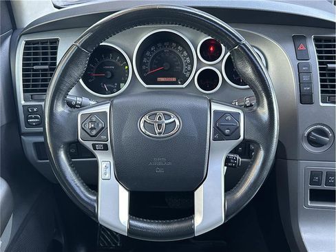 Used 2017 Toyota Sequoia SR5 image 21