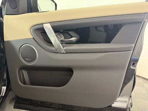 New 2025 Land Rover Discovery Sport S image 17