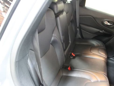Used 2023 Jeep Cherokee Altitude Lux AWD/4WD image 9