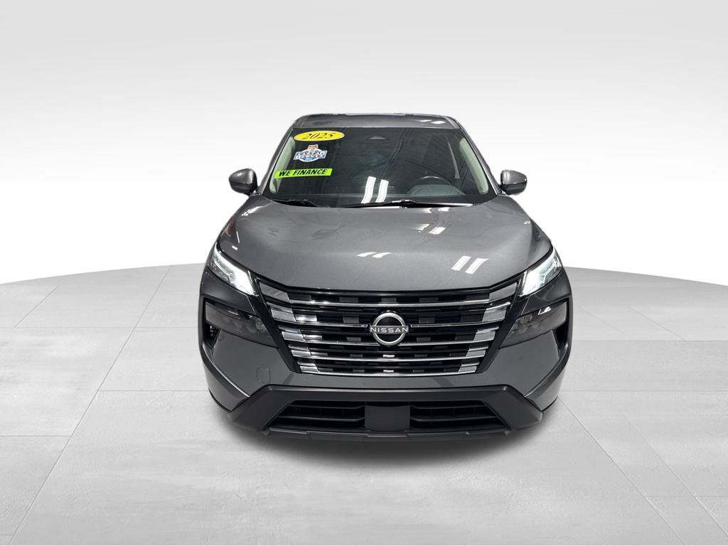 Used 2025 Nissan Rogue SV AWD/4WD image 13
