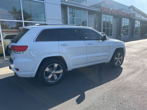 Used 2015 Jeep Grand Cherokee Overland w/ Advanced Technology Group AWD/4WD image 3