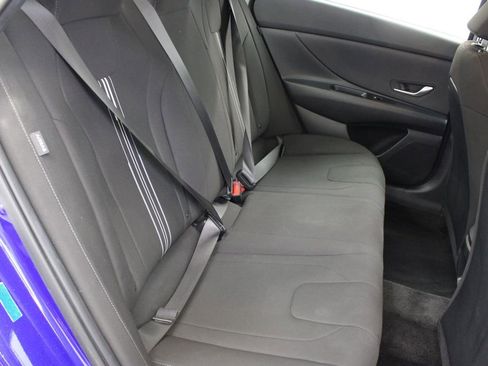 Used 2024 Hyundai Elantra SEL FWD image 19