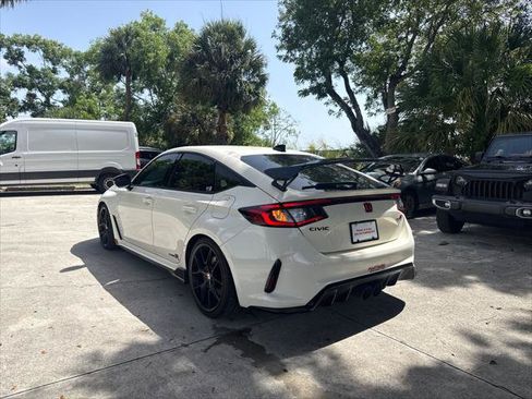 Used 2023 Honda Civic Type R image 9