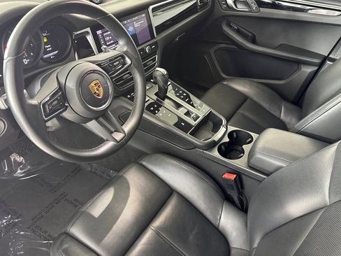 Used 2023 Porsche Macan AWD/4WD image 4