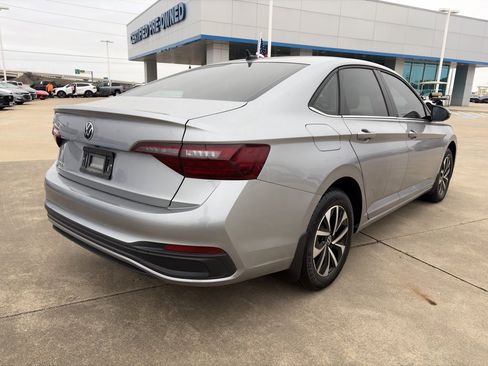 Used 2024 Volkswagen Jetta S image 5