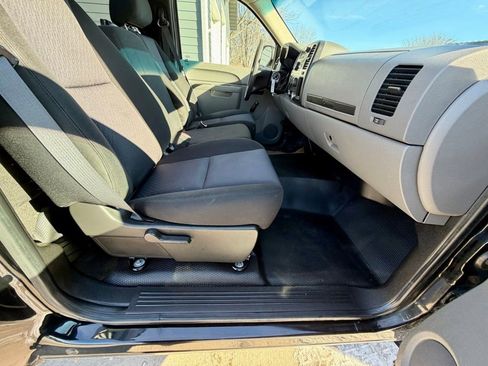 Used 2011 GMC Sierra 1500 W/T image 16