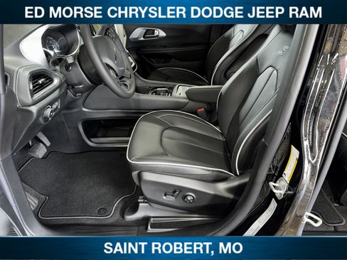 New 2026 Chrysler Pacifica Limited w/ S Appearance Package AWD/4WD image 26