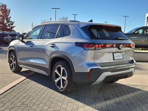 New 2026 Volkswagen Tiguan SE image 2