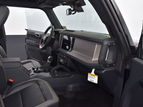 New 2025 Ford Bronco Outer Banks w/ Sasquatch Package image 15