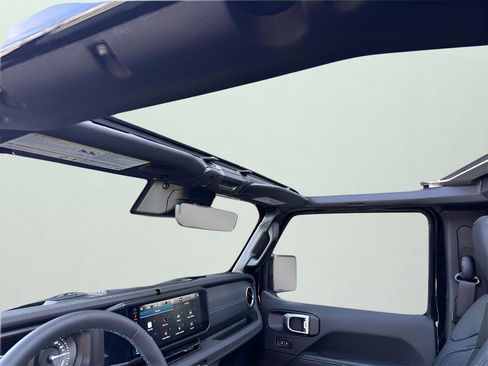 Used 2024 Jeep Wrangler High Altitude image 38