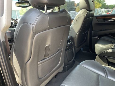 Used 2015 Cadillac Escalade Luxury AWD/4WD image 22